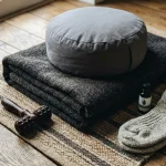 Nem zsibbad többé a lábam: hogyan oldottam meg a lábam zsibbadását meditáció közben egyszerű háztartási trükkökkel nem-zsibbad-tobbe-a-labam-hogyan-oldottam-meg-a-labam.webp.webp